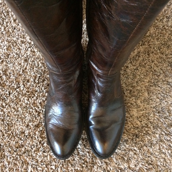 Born Crown Dark Brown Distressed Leather Boots - Picture 4 of 8